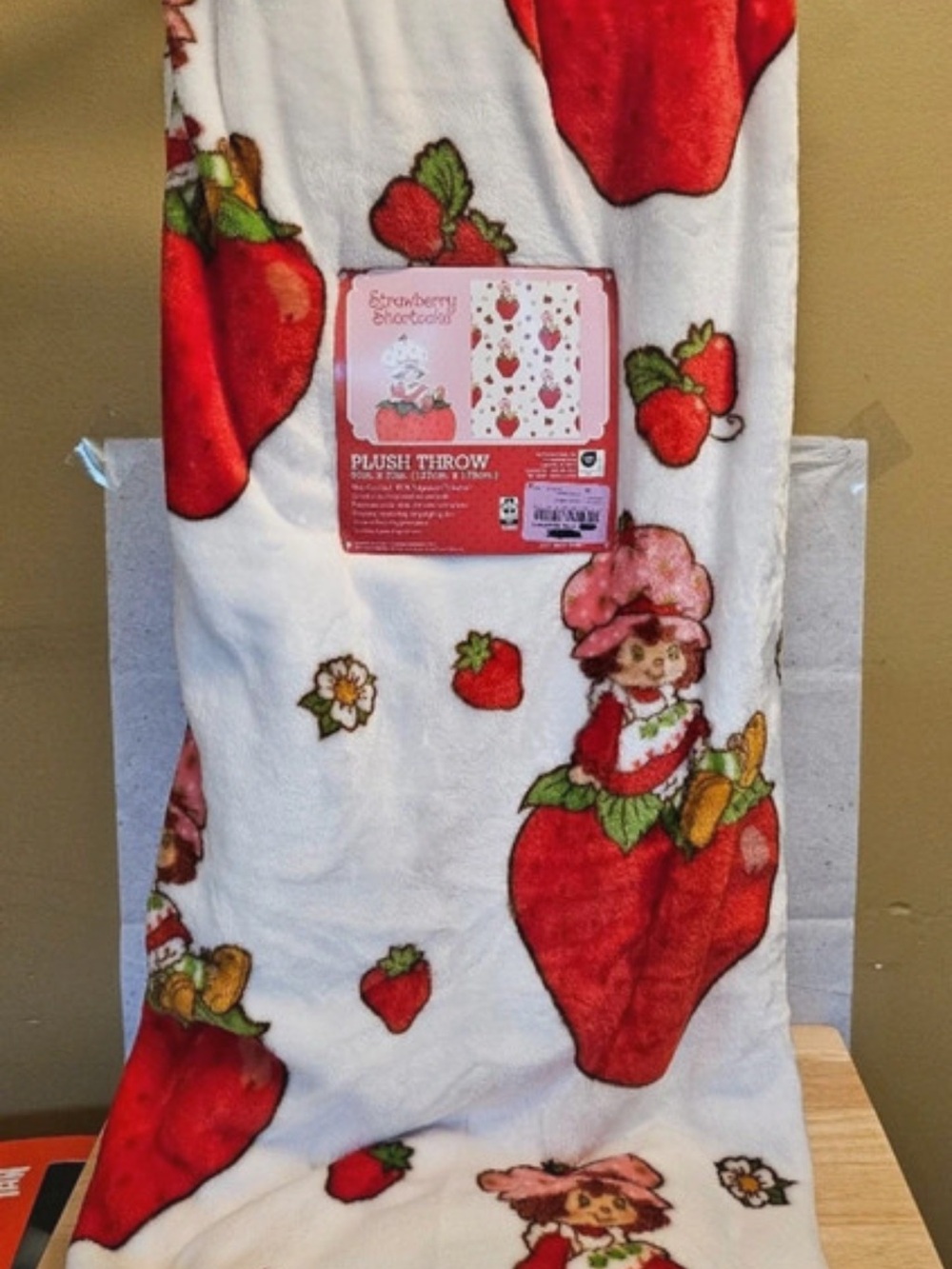 Strawberry shortcake Plush Throw Blanket - White & Red 50x70